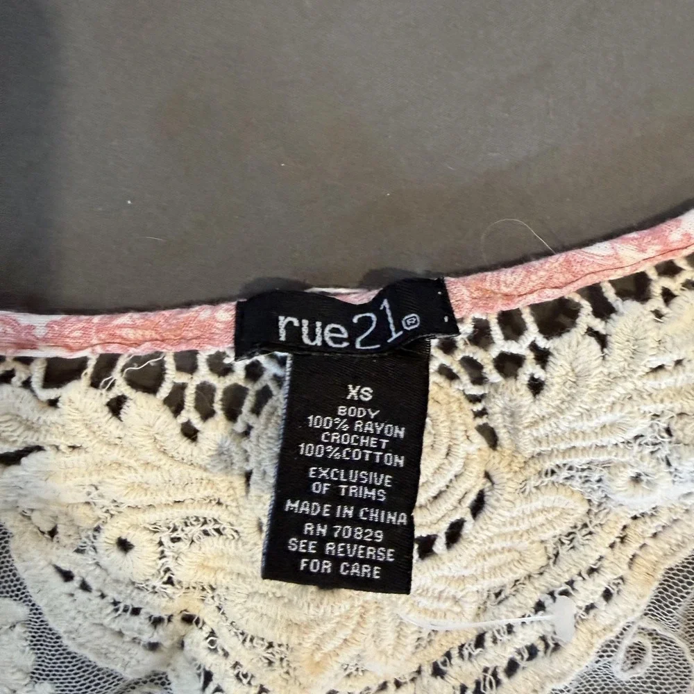 Rue21 Romper Juniors XS Pink Floral Sleeveless V Neck Crochet Back Casual